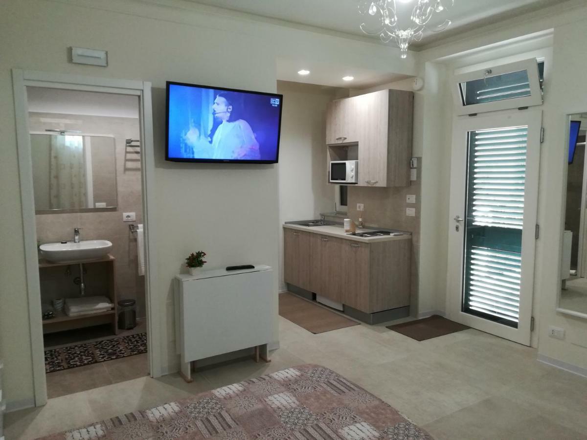 Guest House B&B Via Marina レッジョ・ディ・カラブリア エクステリア 写真