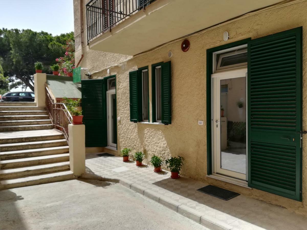 Guest House B&B Via Marina レッジョ・ディ・カラブリア エクステリア 写真